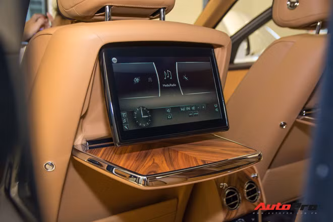 Cận cảnh Rolls-Royce Cullinan chính hãng và những điều ít biết về mẫu SUV nhà giàu giá hơn 32 tỷ