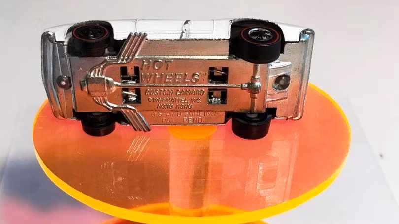 Kỳ lạ với chiếc xe mô hình có giá đắt hơn cả xe thật