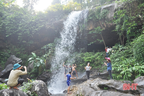 Tiến sỹ Đại học Hà Tĩnh cùng cộng sự đưa ra 9 nhóm giải pháp phát triển du lịch cộng đồng