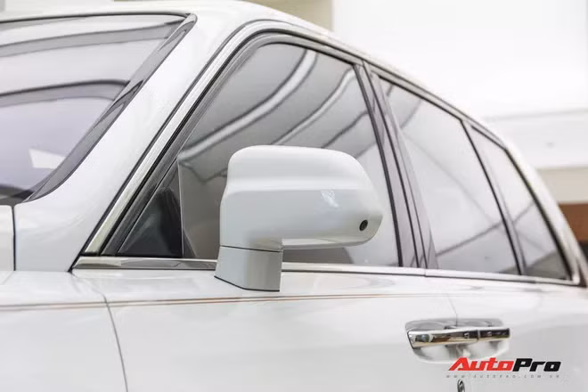 Cận cảnh Rolls-Royce Cullinan chính hãng và những điều ít biết về mẫu SUV nhà giàu giá hơn 32 tỷ