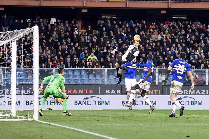 Tuổi 35, Ronaldo vẫn là cây săn bàn đáng sợ 