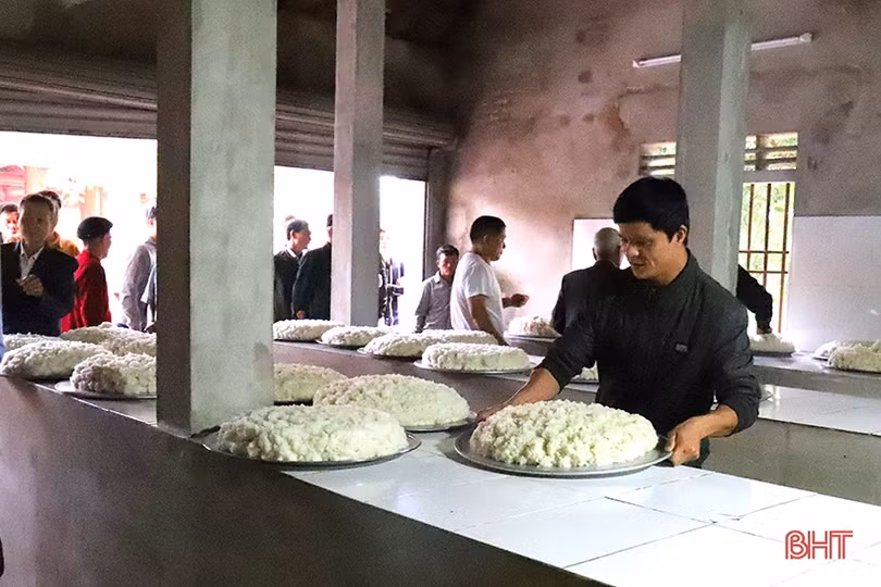 Độc đáo cuộc thi xôi đẹp ngày rằm tháng Giêng ở Nghi Xuân