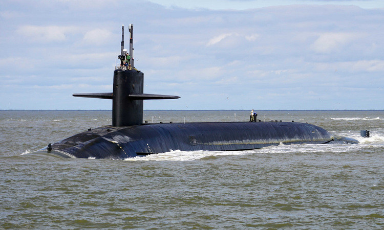 Tàu ngầm USS Alaska thuộc lớp Ohio về cảng hồi đầu năm 2019. Ảnh: US Navy. 5 mẫu tàu ngầm có thể hủy diệt thế giới trong 30 phút