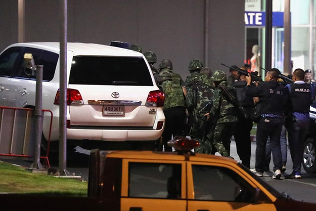 Tay súng Thái Lan bị cảnh sát bắn chết