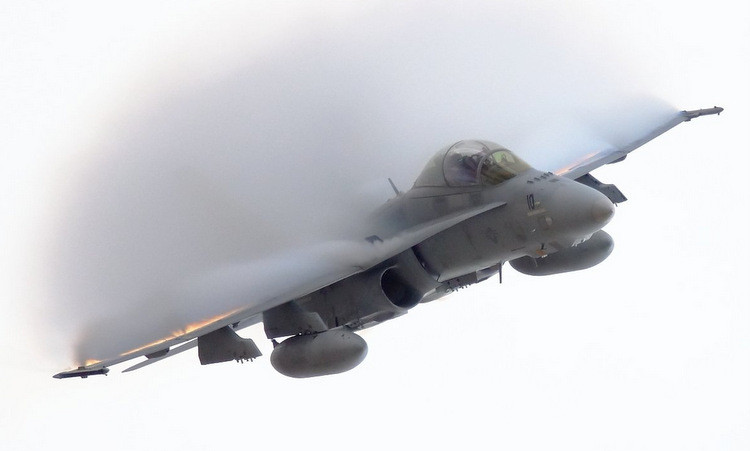 Bài bay khiến phi đoàn trưởng tiêm kích Mỹ mất chức