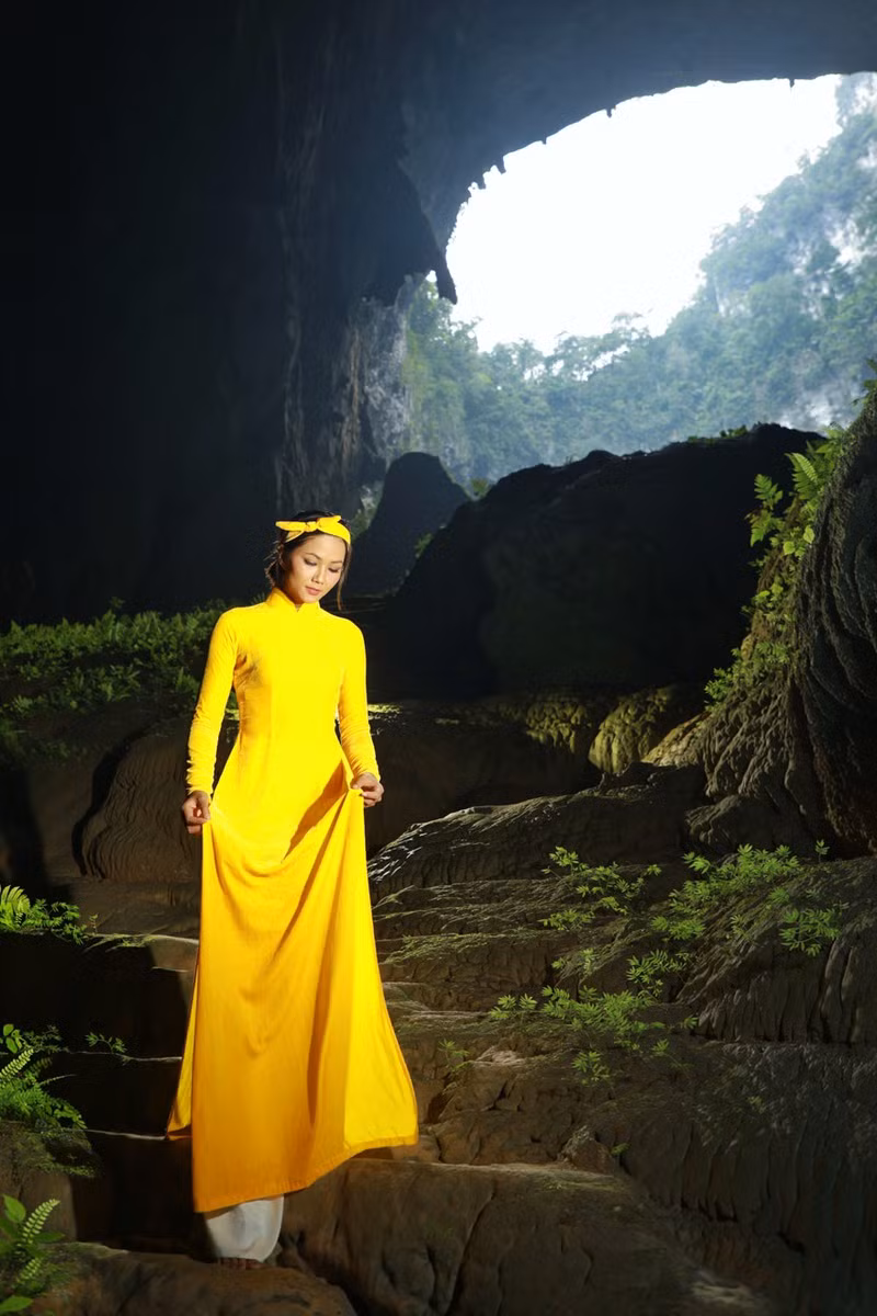 Chiêm ngưỡng bộ ảnh đặc biệt của Hoa hậu HHen Niê tại hang Sơn Đoòng