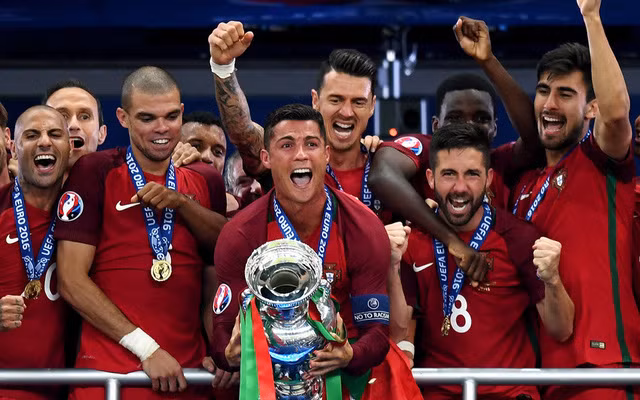Tuổi 35, Ronaldo vẫn là cây săn bàn đáng sợ 