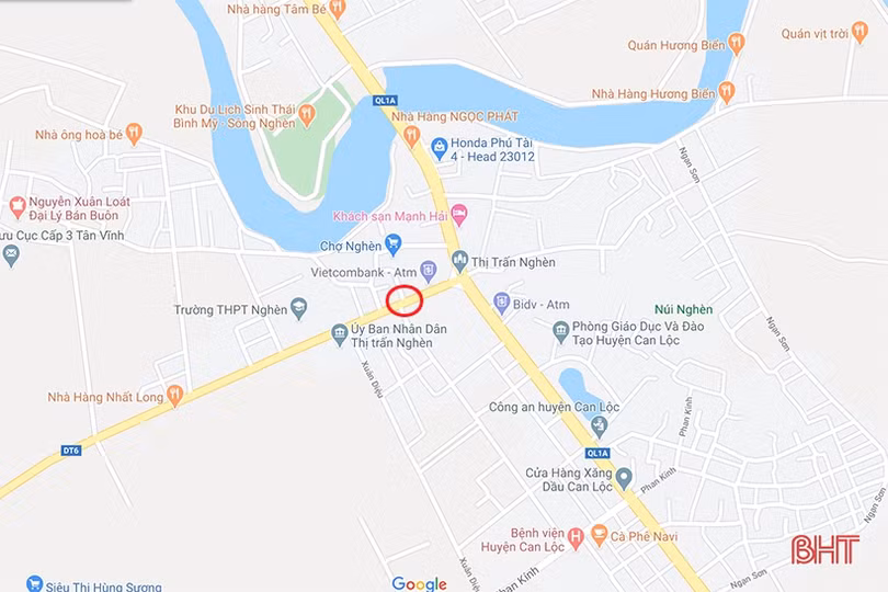 Xe tải đấu đầu “xế hộp”, 2 người bị thương