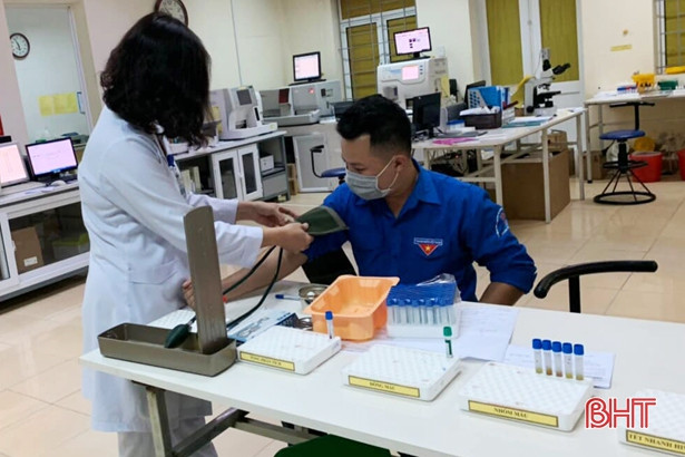 Phó Bí thư Đoàn xã hiến máu cứu người
