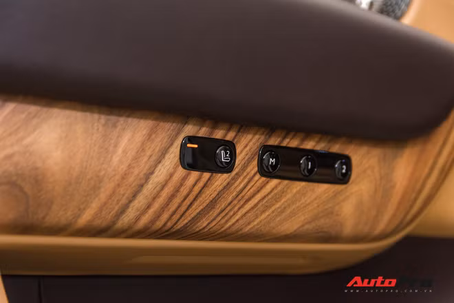 Cận cảnh Rolls-Royce Cullinan chính hãng và những điều ít biết về mẫu SUV nhà giàu giá hơn 32 tỷ