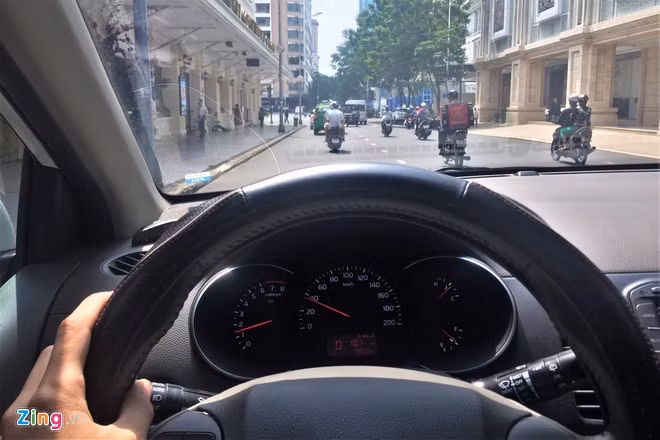 Điều hòa ôtô có giúp ngăn chặn virus corona?