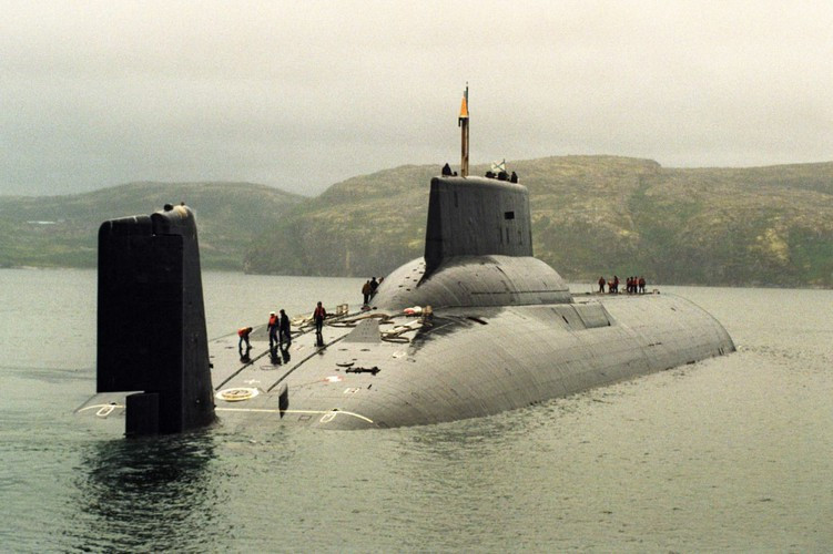 Sức mạnh hủy diệt của siêu tàu ngầm hạt nhân nặng nhất thế giới