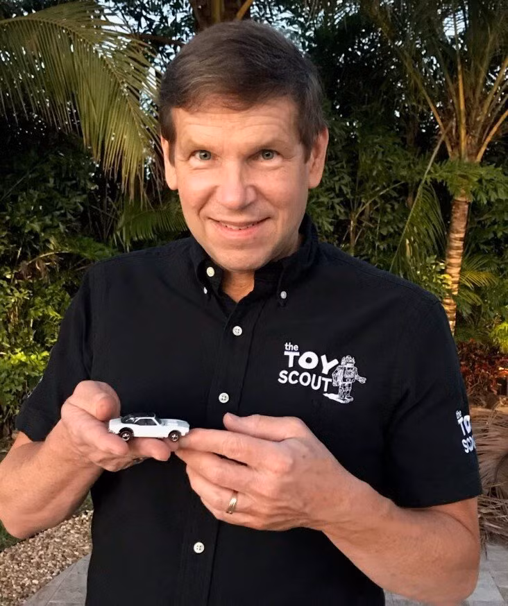 Kỳ lạ với chiếc xe mô hình có giá đắt hơn cả xe thật