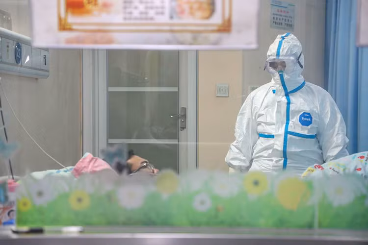 Nữ bác sĩ đầu tiên phát hiện virus corona