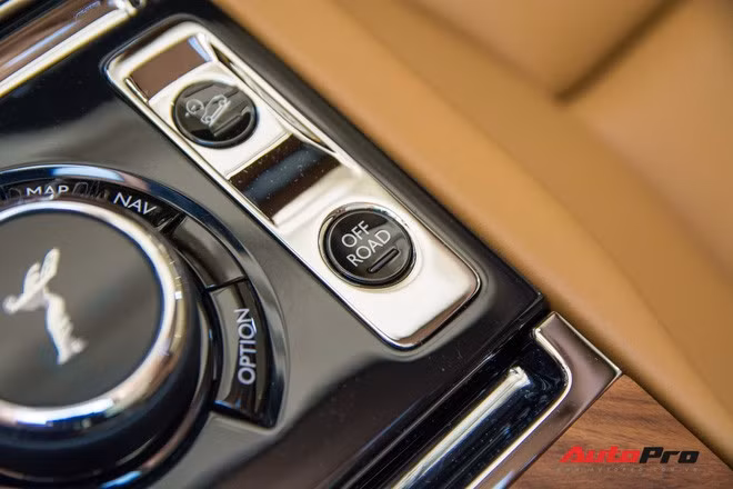 Cận cảnh Rolls-Royce Cullinan chính hãng và những điều ít biết về mẫu SUV nhà giàu giá hơn 32 tỷ