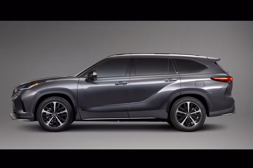 Toyota Highlander XSE 2021 ra mắt với diện mạo đậm chất thể thao