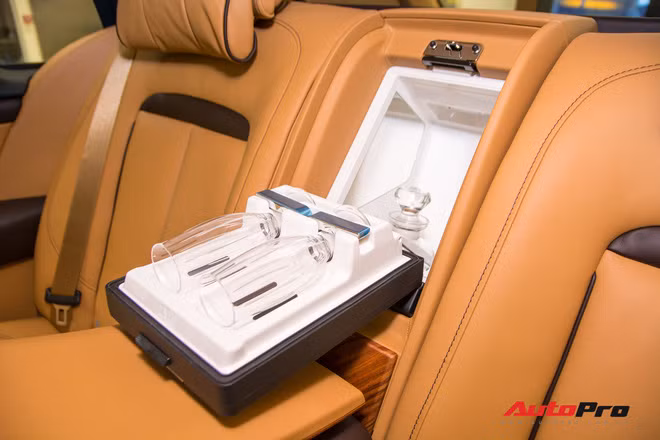 Cận cảnh Rolls-Royce Cullinan chính hãng và những điều ít biết về mẫu SUV nhà giàu giá hơn 32 tỷ