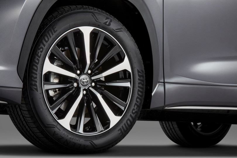 Toyota Highlander XSE 2021 ra mắt với diện mạo đậm chất thể thao
