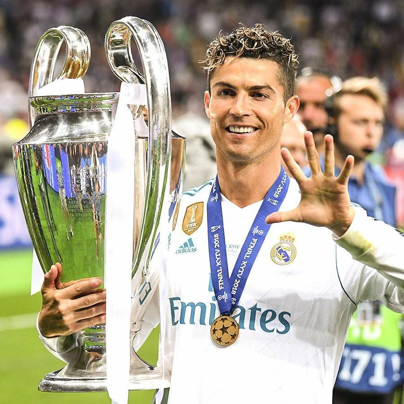 Tuổi 35, Ronaldo vẫn là cây săn bàn đáng sợ 