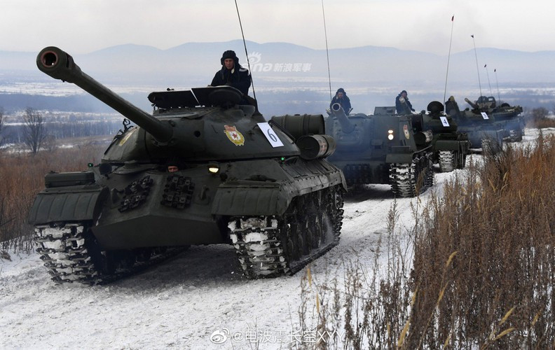 Nga mở kho dự trữ “gọi tái ngũ” hàng loạt chiến xa đồ cổ?