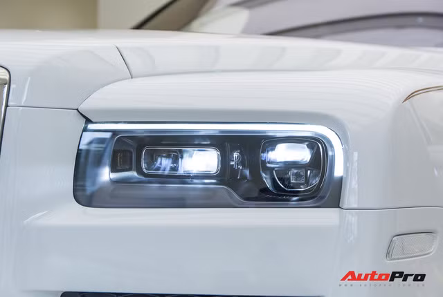 Cận cảnh Rolls-Royce Cullinan chính hãng và những điều ít biết về mẫu SUV nhà giàu giá hơn 32 tỷ