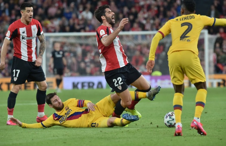 Chơi thất vọng, Barca và Real “nắm tay nhau” rời Cúp Nhà vua