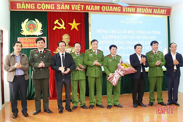 Mật phục, bắt quả tang 2 đối tượng vận chuyển 45 kg ma túy đá tổng hợp qua Hà Tĩnh