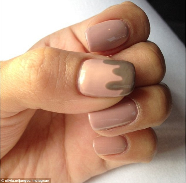 nhung mau nail dep cho co nang me kem