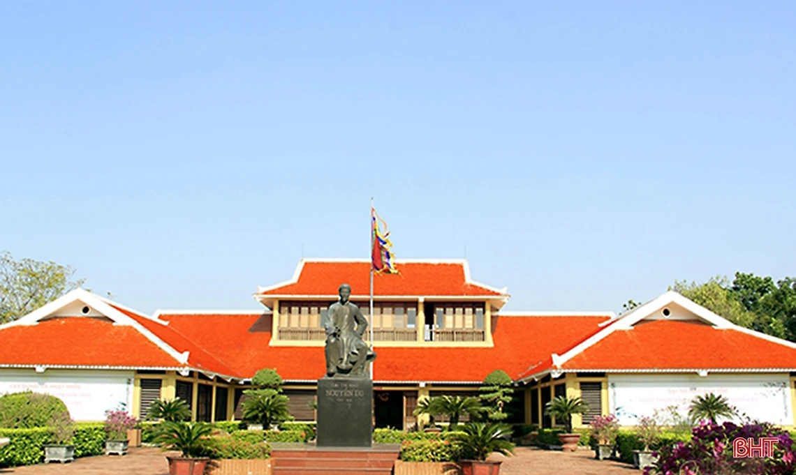 Hà Tĩnh nguyện cùng Nhân dân cả nước gìn giữ, phát huy di sản của Đại thi hào Nguyễn Du, xây dựng quê hương ngày càng giàu mạnh