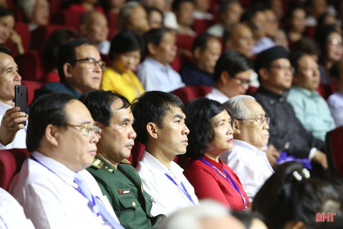 Hà Tĩnh nguyện cùng Nhân dân cả nước gìn giữ, phát huy di sản của Đại thi hào Nguyễn Du, xây dựng quê hương ngày càng giàu mạnh