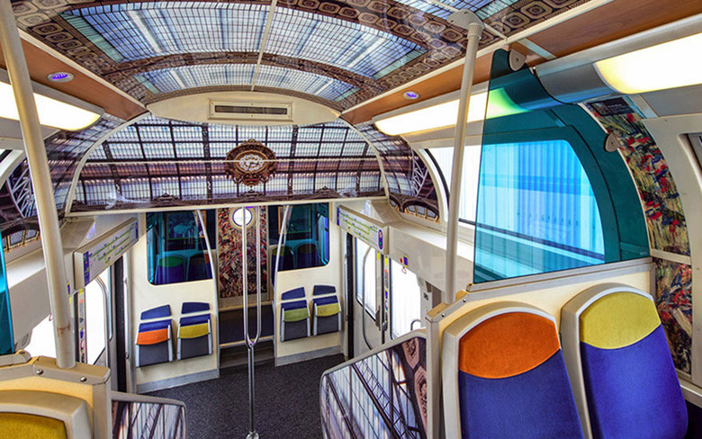 doc dao bao tang nghe thuat tren duong ray