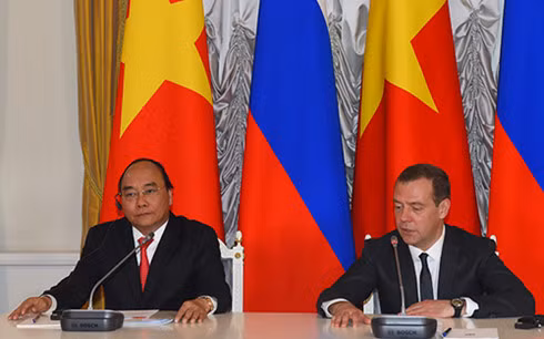 can day manh kim ngach thuong mai viet nga