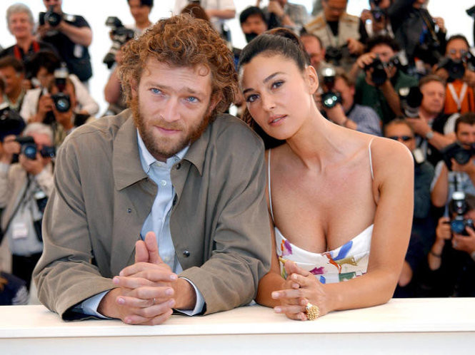 Vincent Cassel và Monica Bellucci tại Cannes năm 2002 5 bo phim soc khien khan gia noi dien o lhp cannes
