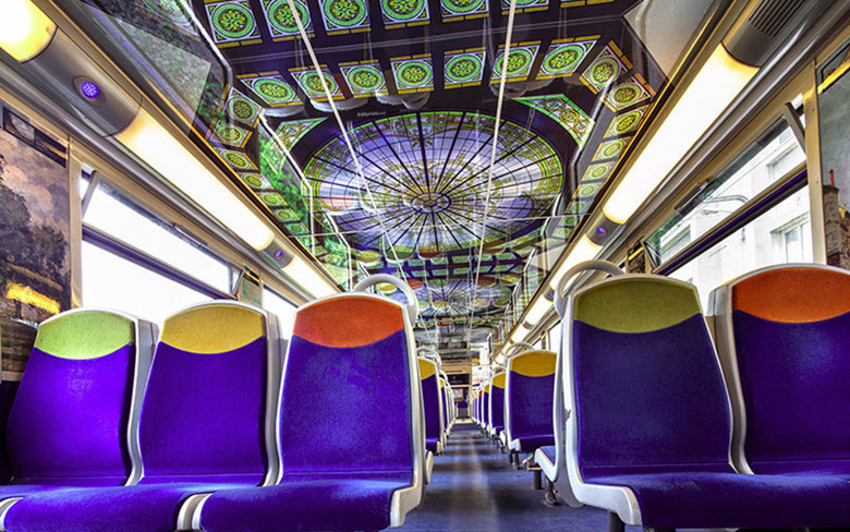 doc dao bao tang nghe thuat tren duong ray