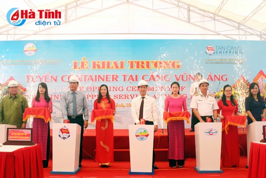 khai truong tuyen hang container tai cang vung ang