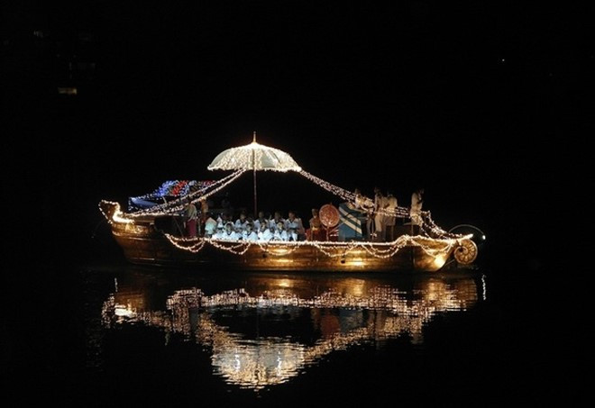 hinh anh le phat dan tren khap the gioi