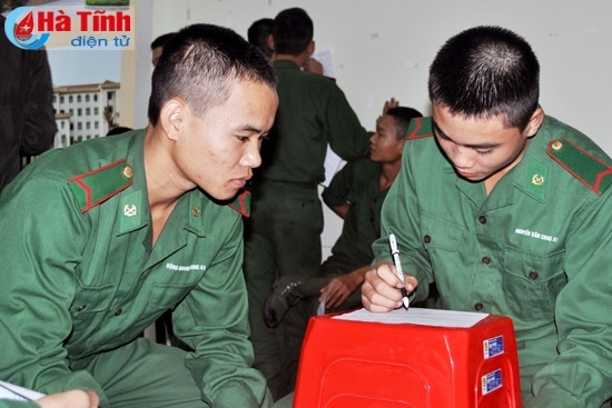 Ngay từ sáng sớm, đông đảo ĐVTN đã đến đăng ký hiến máu Ngay từ sáng sớm, đông đảo ĐVTN đã đến đăng ký hiến máu