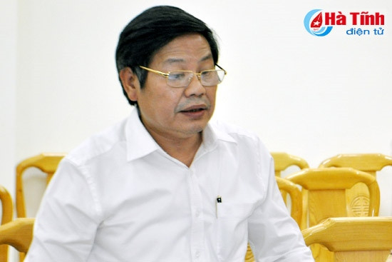 Trưởng Ban Kinh tế - Ngân sách HĐND tỉnh Nguyễn Trí Lạc đề nghị bổ sung các biểu mẫu, danh mục cụ thể.