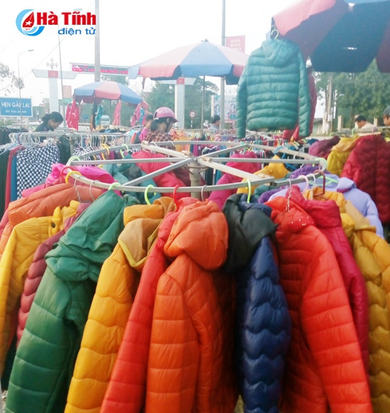 Nhiều sản phẩm không hề có địa chỉ nhà sản xuất cũng như các thông tin theo quy định