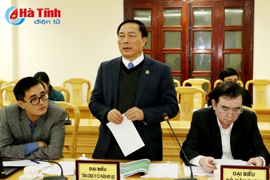 Chủ tịch HĐQT Tổng công ty CP Hợp Lực Thanh Hóa - Nguyễn Văn Đệ báo cáo tổng quan dự án với UBND tỉnh tại buổi làm việc ngày 4/1 vừa qua Chủ tịch HĐQT Tổng công ty CP Hợp Lực Thanh Hóa - Nguyễn Văn Đệ báo cáo tổng quan dự án với UBND tỉnh tại buổi làm việc ngày 4/1 vừa qua