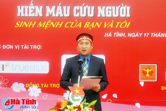 Bí thư Tỉnh đoàn Nguyễn Thế Hoàn phát động phong trào hiến máu 2016