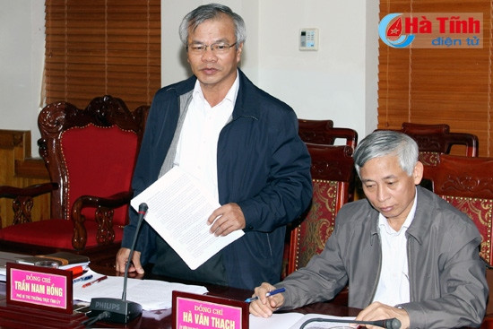 Phó Bí thư Thường trực Tỉnh ủy Trần Nam Hồng: Cần tranh thủ sự ủng hộ tối đa về nguồn lực đầu tư công; tính toán kỹ phương án phân bổ vốn, làm rõ danh mục đầu tư; việc đầu tư phải có có trọng tâm, trọng điểm.