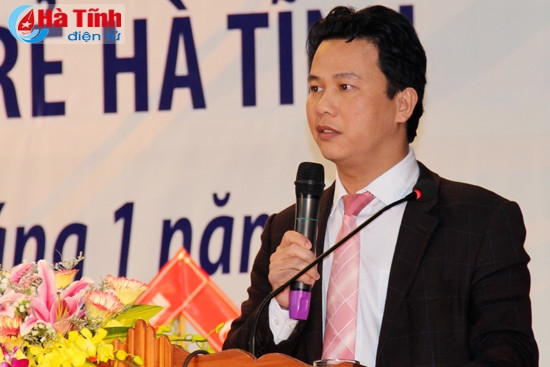 Phó Chủ tịch UBND tỉnh Đặng Quốc Khánh khẳng định đây là cơ hội tốt để cán bộ trẻ Hà Tĩnh học tập, tiếp cận kiến thức cơ bản và mới nhất về hội nhập Phó Chủ tịch UBND tỉnh Đặng Quốc Khánh khẳng định đây là cơ hội tốt để cán bộ trẻ Hà Tĩnh học tập, tiếp cận kiến thức cơ bản và mới nhất về hội nhập