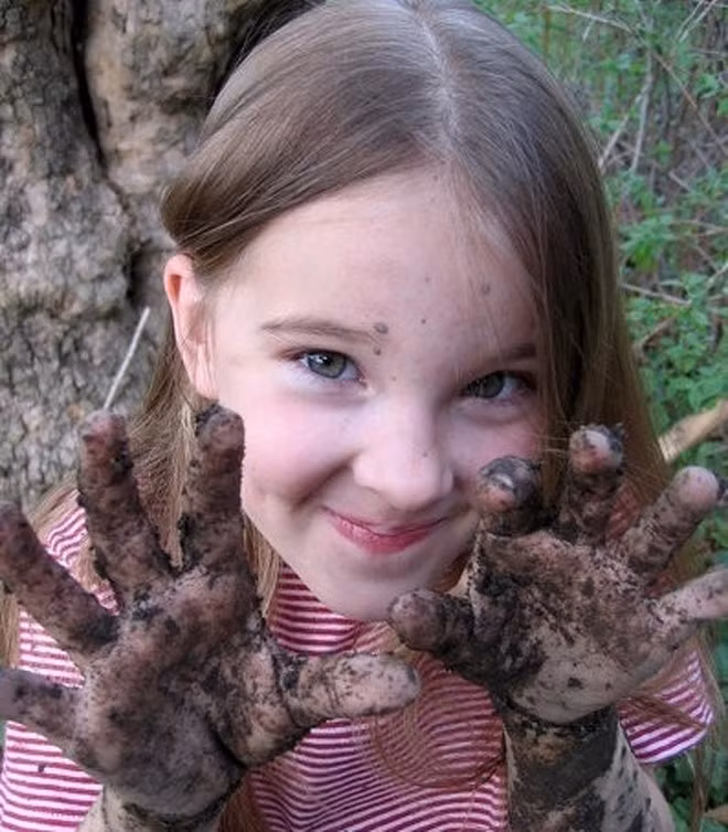 Đừng cấm con nghịch ngợm nếu phụ huynh muốn chúng hạnh phúc