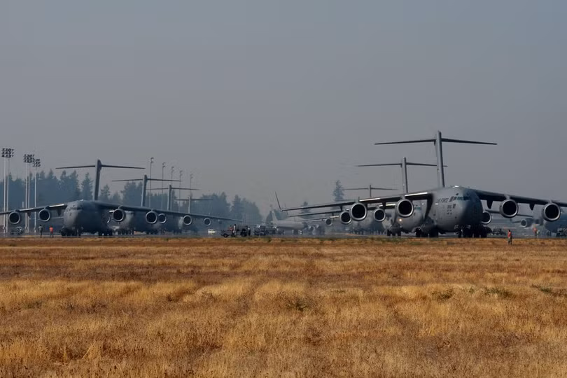 Không quân Mỹ và chiến thuật “voi đi bộ” đậm chất... khoe của