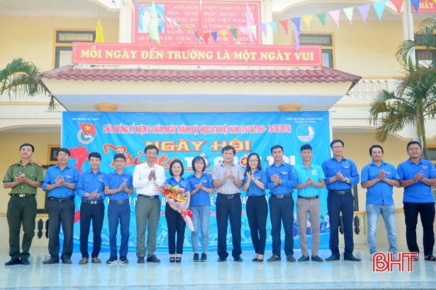 Nhiều hoạt động ý nghĩa trong ngày hội Tôi yêu Tổ quốc tôi ở thị xã Kỳ Anh