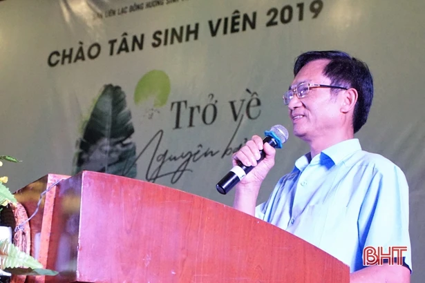 Tôn vinh sinh viên xứ Nghệ xuất sắc, điểm đầu vào đại học cao