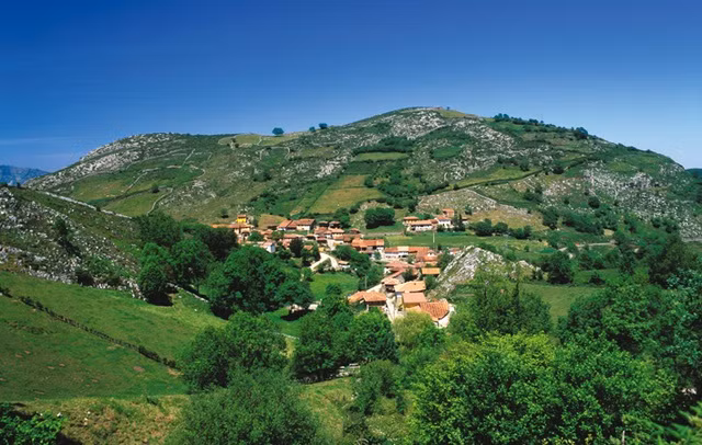 Cuộc sống ở ngôi làng hẻo lánh có chó sói nhiều hơn trẻ nhỏ