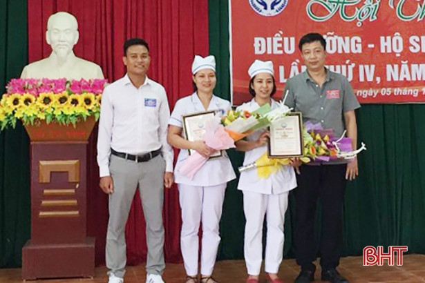 40 cán bộ Bệnh viện Đa khoa Lộc Hà thi điều dưỡng, hộ sinh giỏi