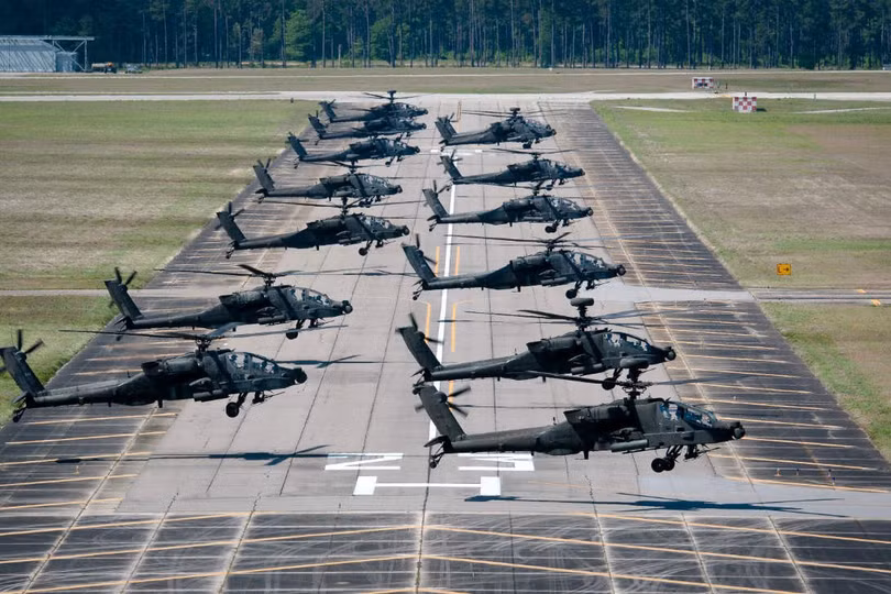 Không quân Mỹ và chiến thuật “voi đi bộ” đậm chất... khoe của